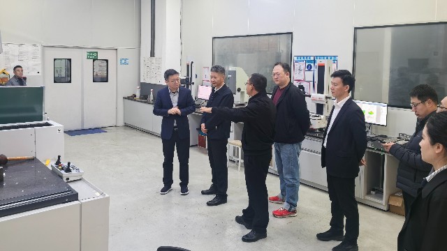 柳工集團攜手國家制造業轉型升級基金調研騰旋科技