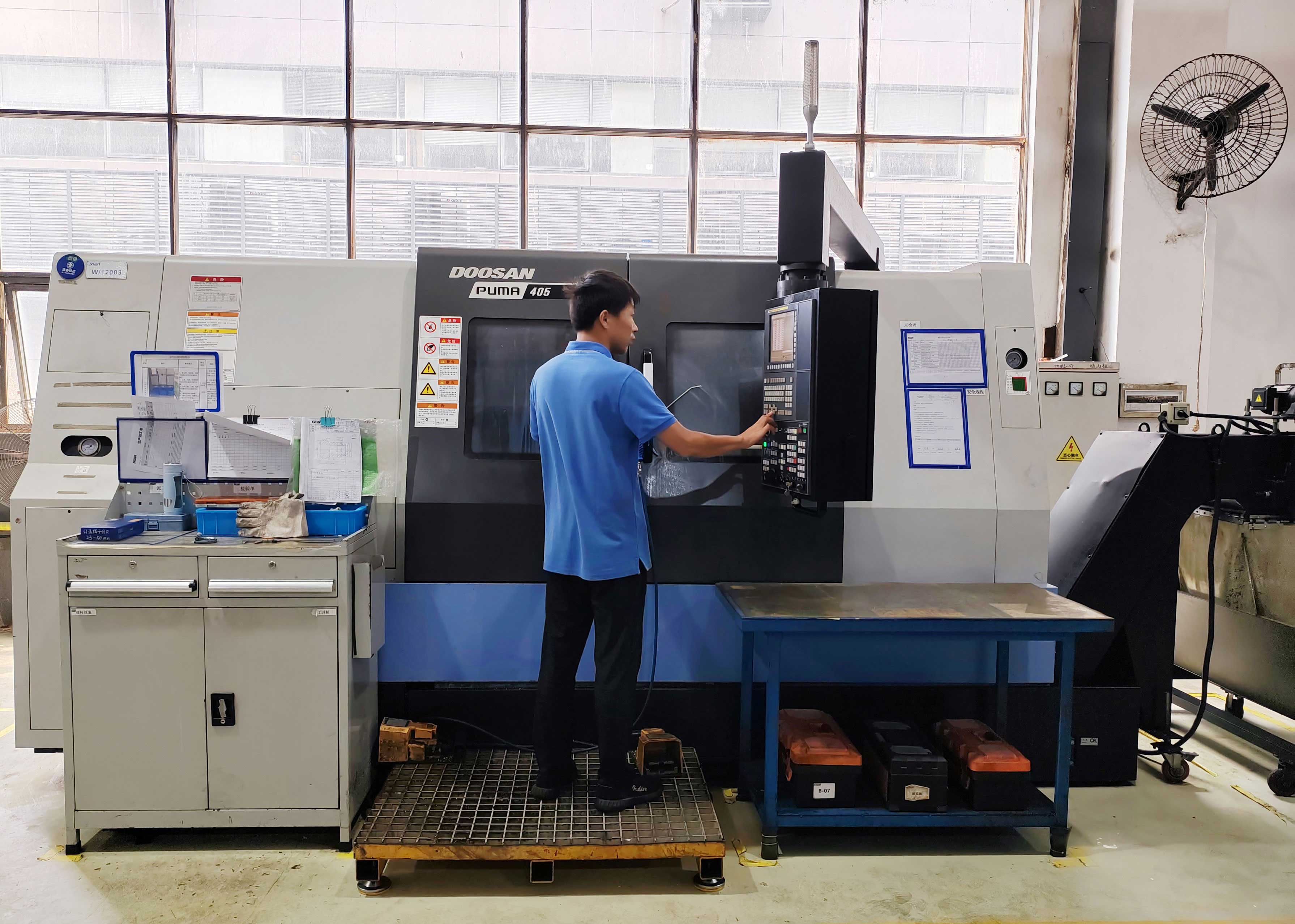 數控車床 φ970 Z:3050  X:410mm （精度：±5μm）